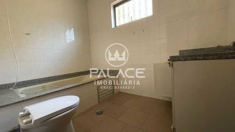 Casa à venda e aluguel com 4 quartos, 215m² - Foto 11