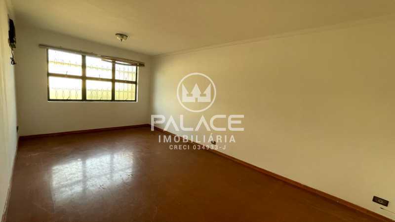 Casa à venda e aluguel com 4 quartos, 215m² - Foto 2