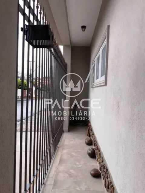 Casa à venda com 3 quartos, 90m² - Foto 2
