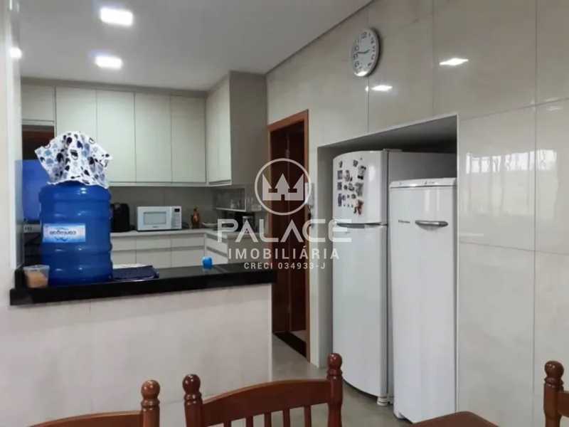 Casa à venda com 3 quartos, 90m² - Foto 7