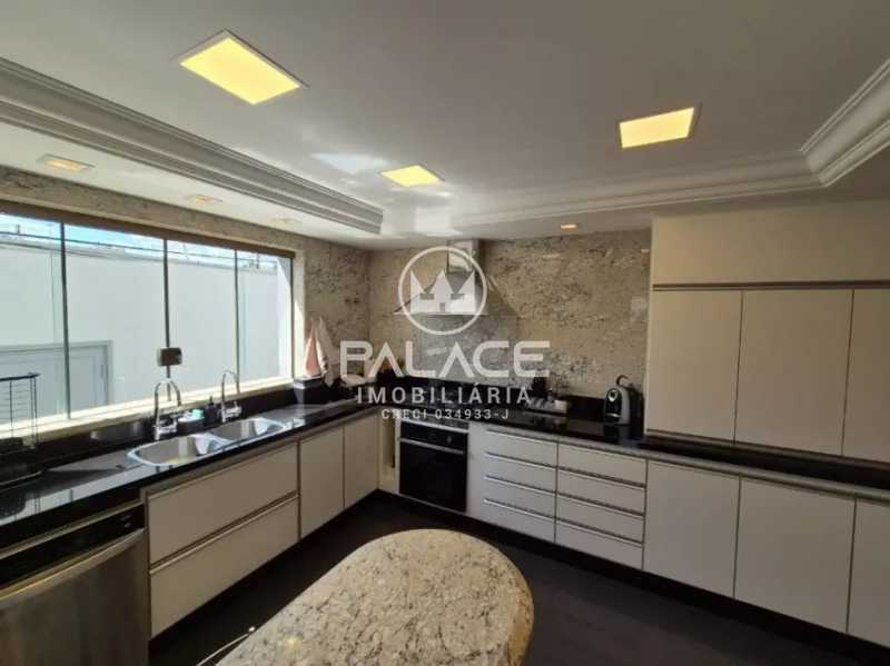 Casa à venda com 3 quartos, 374m² - Foto 16