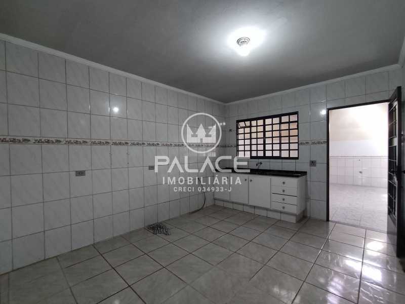 Casa para alugar com 2 quartos, 98m² - Foto 17