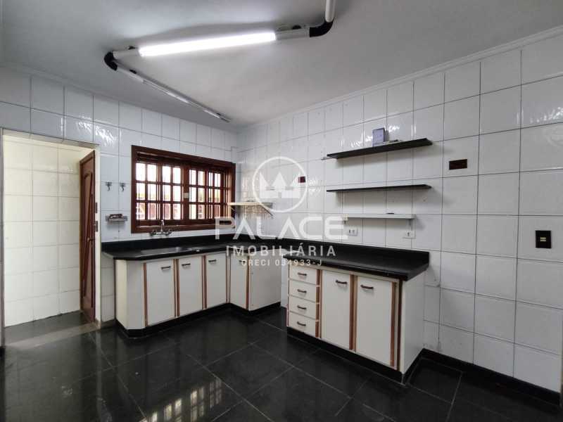 Casa para alugar com 3 quartos, 219m² - Foto 8