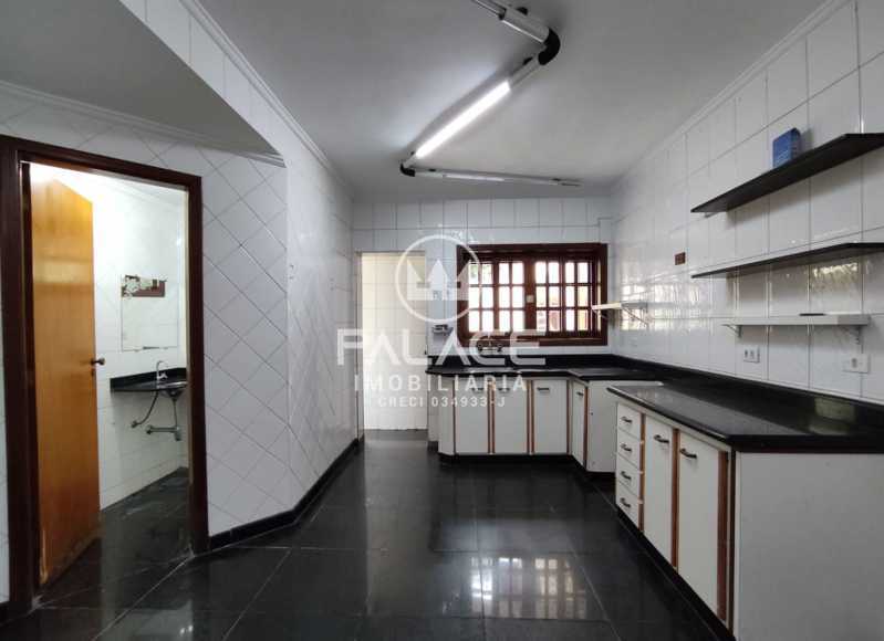 Casa para alugar com 3 quartos, 219m² - Foto 7