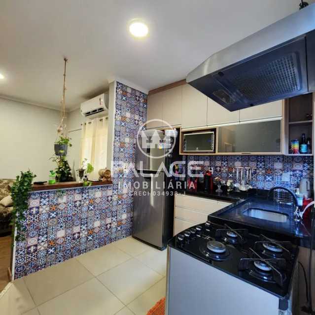 Casa à venda com 3 quartos, 109m² - Foto 4