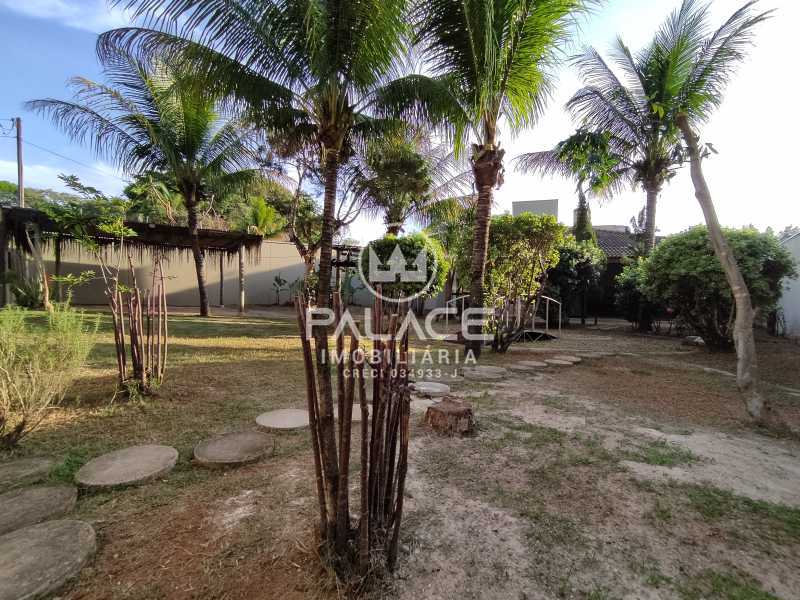 Casa à venda e aluguel com 1 quarto, 107m² - Foto 3