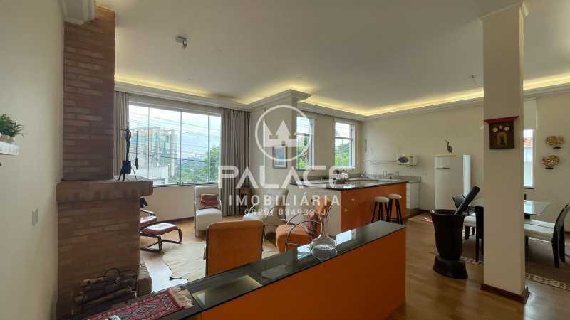 Casa para alugar com 3 quartos, 230m² - Foto 1