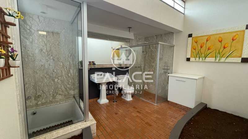 Casa para alugar com 3 quartos, 230m² - Foto 18