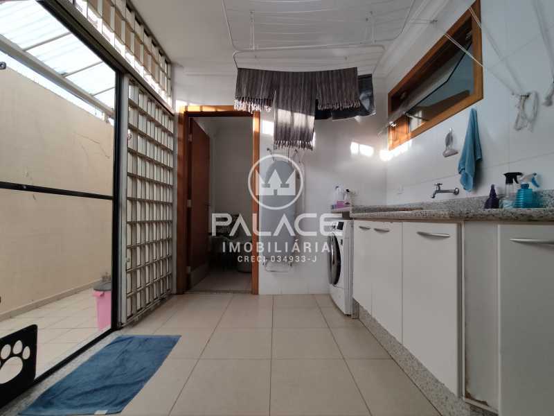 Casa à venda e aluguel com 3 quartos, 241m² - Foto 25