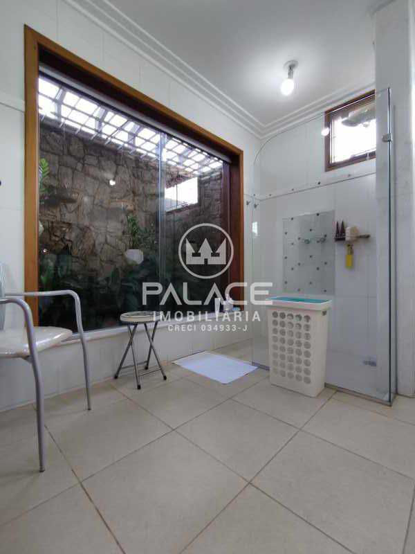 Casa à venda e aluguel com 3 quartos, 241m² - Foto 15