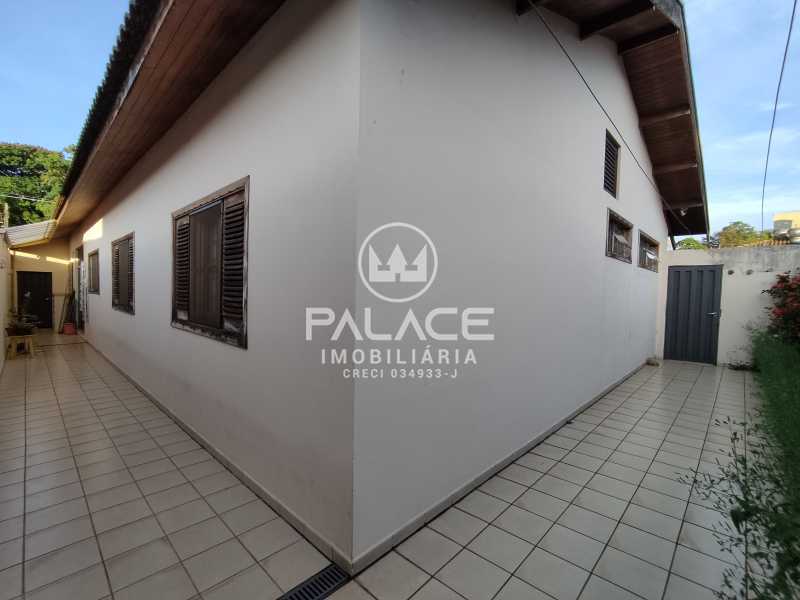 Casa à venda e aluguel com 3 quartos, 241m² - Foto 29