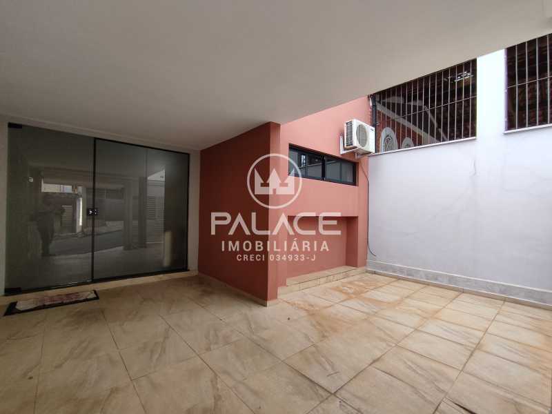Casa Comercial para alugar com 4 quartos, 114m² - Foto 1