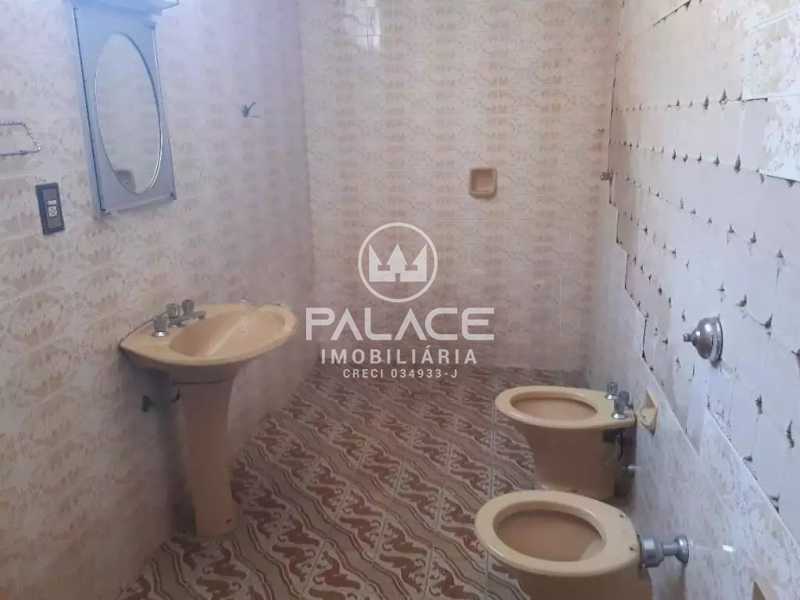 Casa à venda com 3 quartos, 200m² - Foto 11