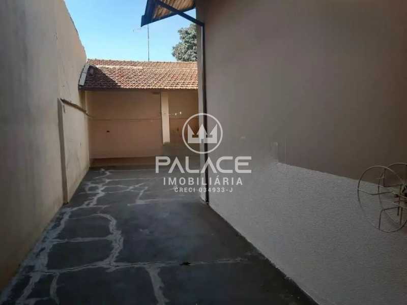 Casa à venda com 3 quartos, 200m² - Foto 12
