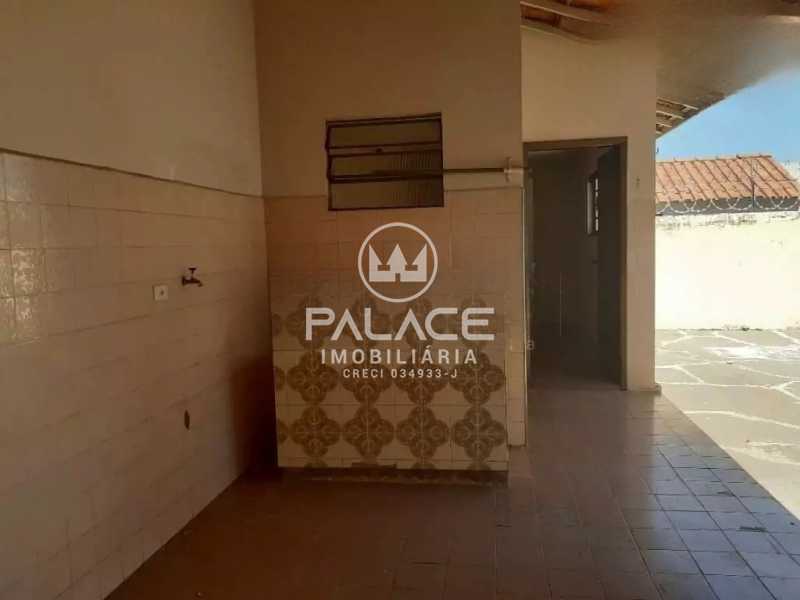 Casa à venda com 3 quartos, 200m² - Foto 15