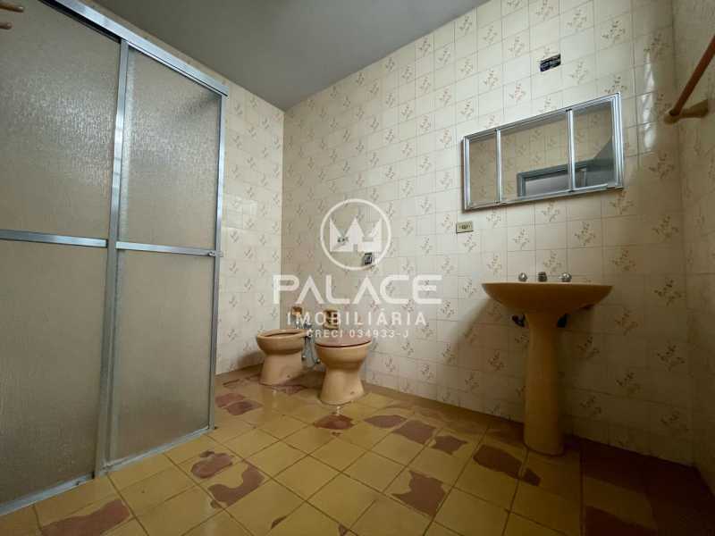 Casa para alugar com 4 quartos, 245m² - Foto 8
