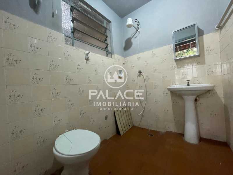 Casa para alugar com 4 quartos, 245m² - Foto 20