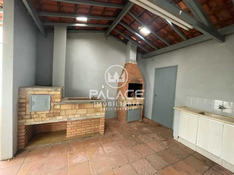 Casa para alugar com 4 quartos, 245m² - Foto 24