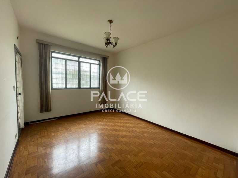 Casa para alugar com 4 quartos, 245m² - Foto 2