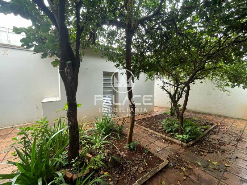 Casa para alugar com 4 quartos, 245m² - Foto 26