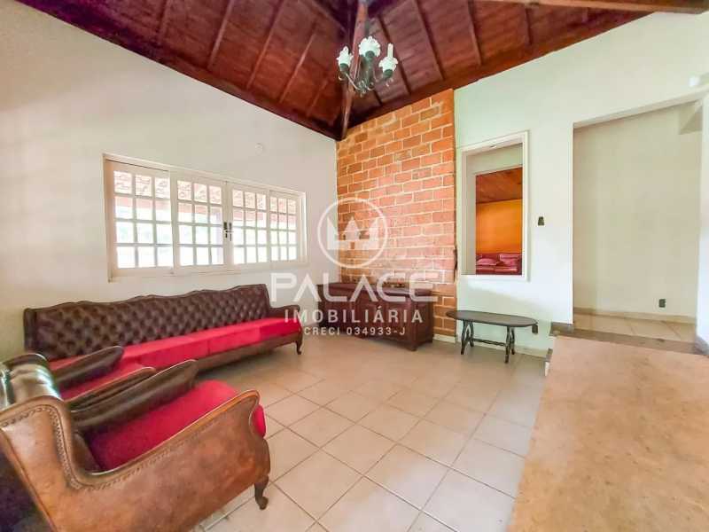 Casa Comercial à venda e aluguel com 3 quartos, 250m² - Foto 2