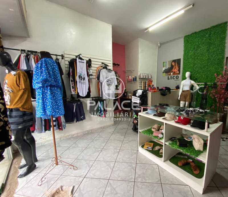 Casa Comercial à venda com 3 quartos, 305m² - Foto 12