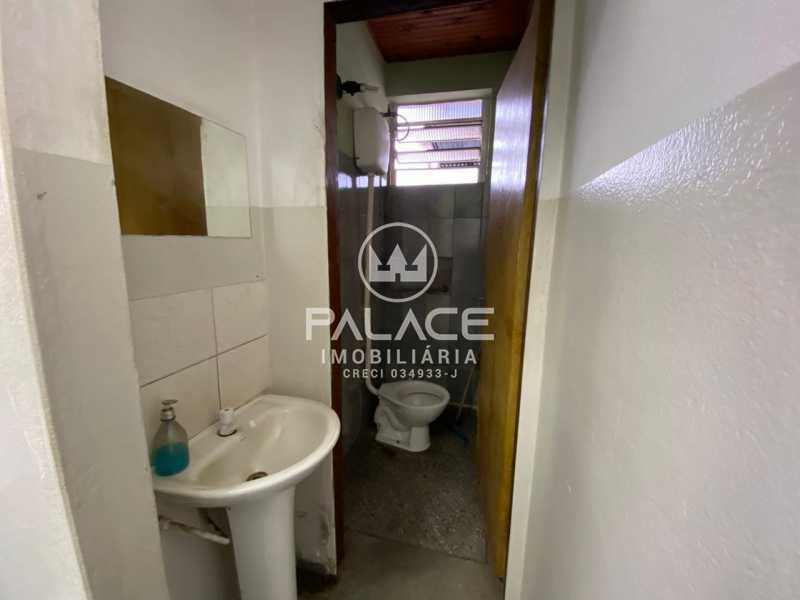 Casa Comercial à venda com 3 quartos, 305m² - Foto 11