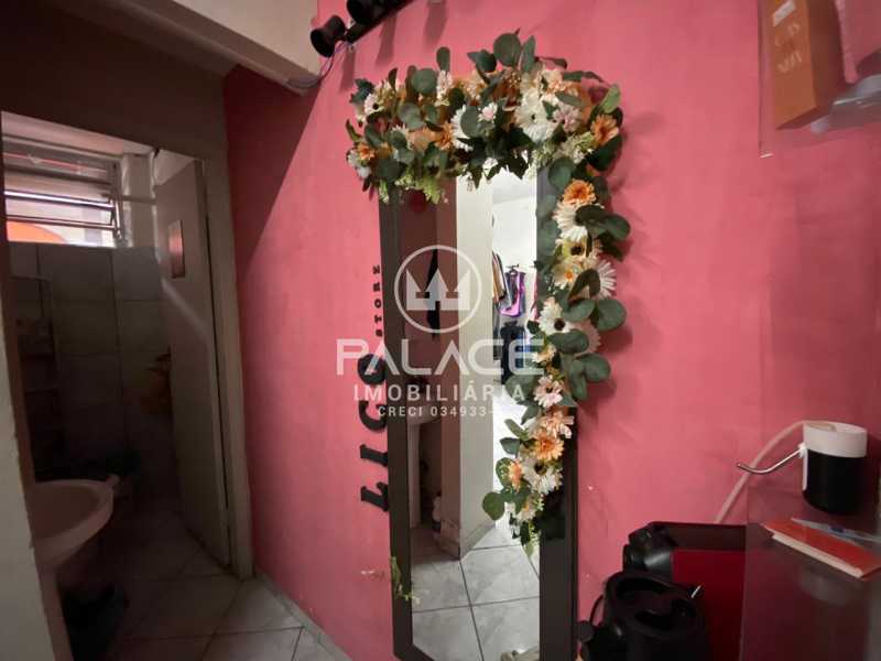 Casa Comercial à venda com 3 quartos, 305m² - Foto 13