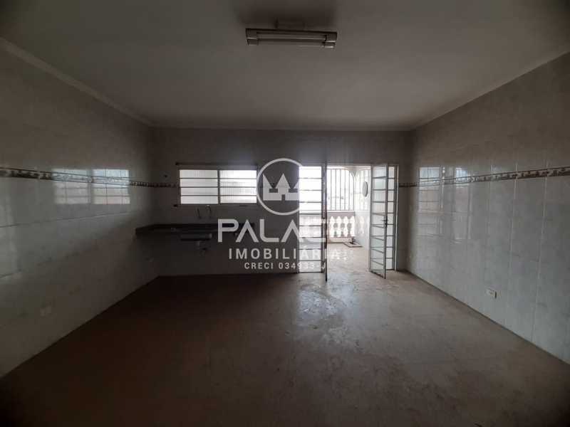 Casa Comercial à venda com 3 quartos, 305m² - Foto 17
