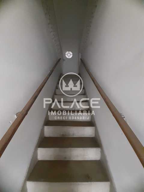 Casa Comercial à venda com 3 quartos, 305m² - Foto 14