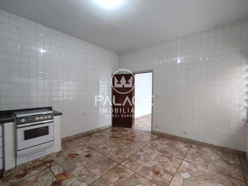 Casa Comercial para alugar com 2 quartos, 166m² - Foto 24
