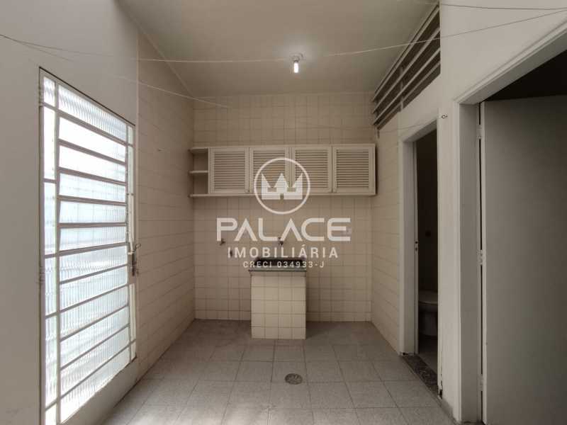 Casa Comercial para alugar com 2 quartos, 166m² - Foto 26