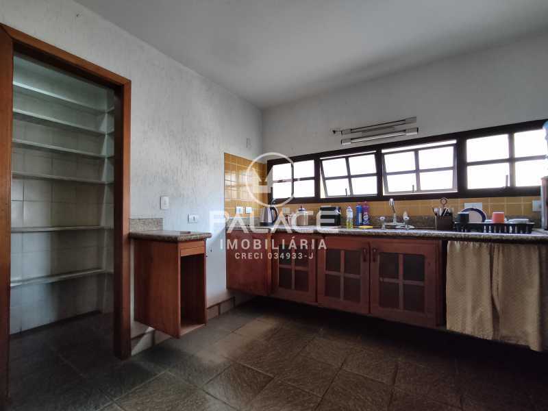 Casa à venda com 4 quartos, 453m² - Foto 9