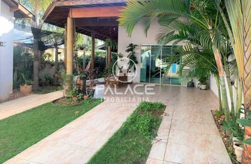 Casa à venda com 3 quartos, 262m² - Foto 3