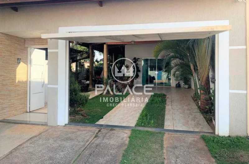 Casa à venda com 3 quartos, 262m² - Foto 1