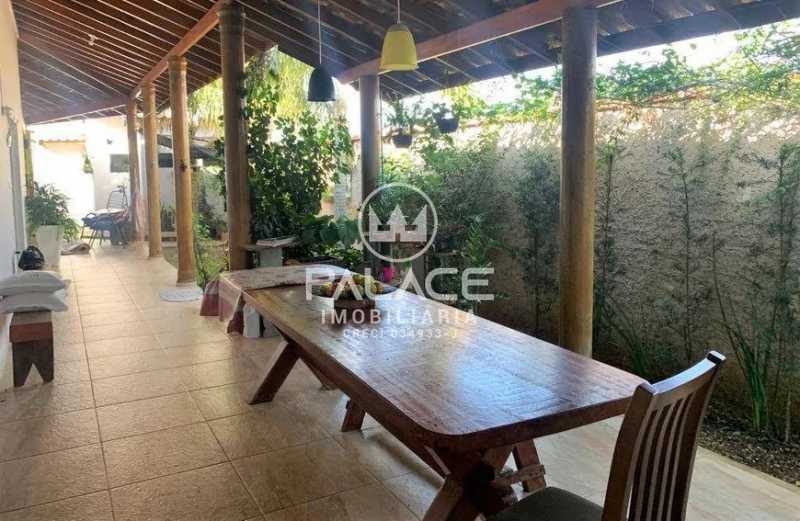 Casa à venda com 3 quartos, 262m² - Foto 8