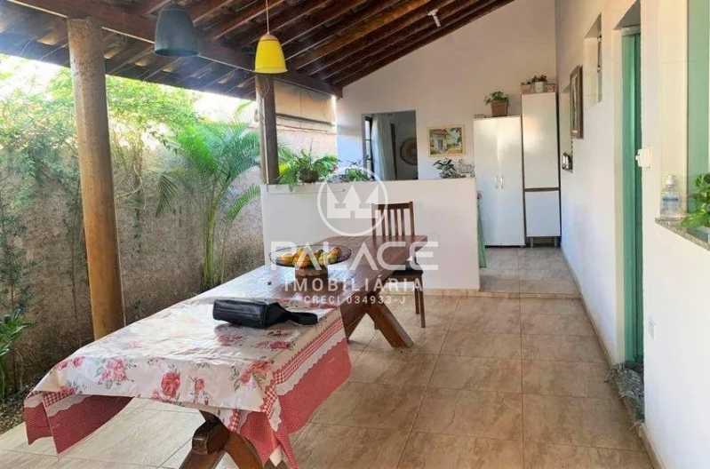 Casa à venda com 3 quartos, 262m² - Foto 9