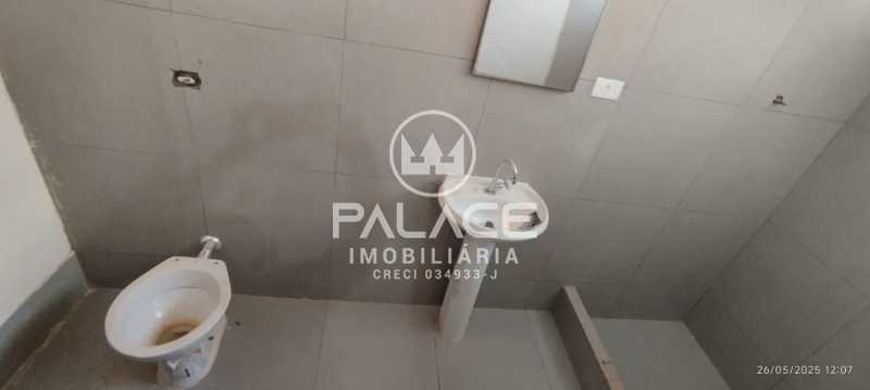 Casa para alugar com 4 quartos, 250m² - Foto 12
