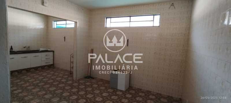Casa para alugar com 4 quartos, 250m² - Foto 23