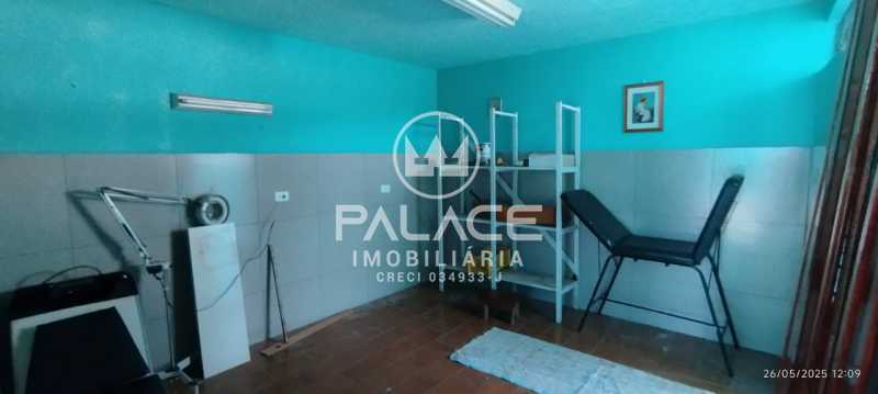 Casa para alugar com 4 quartos, 250m² - Foto 30