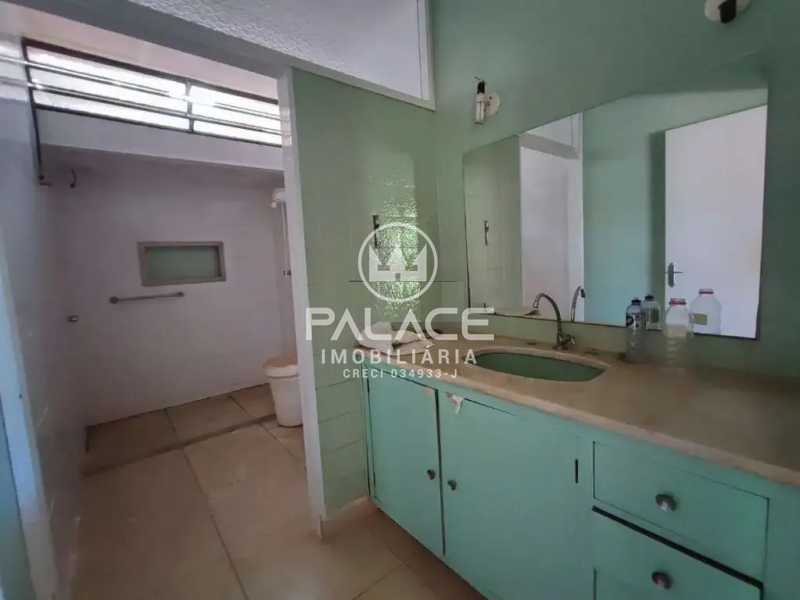 Casa à venda e aluguel com 5 quartos, 401m² - Foto 5