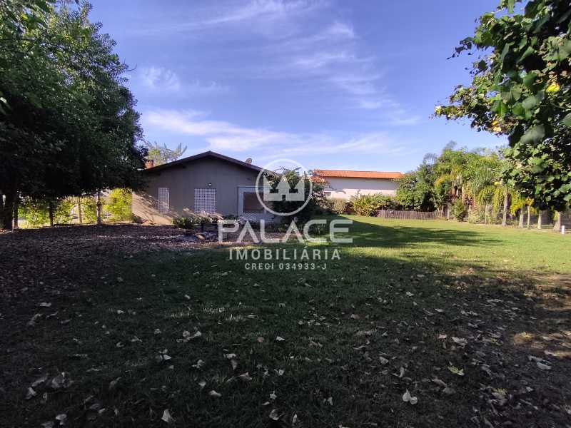 Casa de Condomínio para alugar com 2 quartos, 157m² - Foto 2