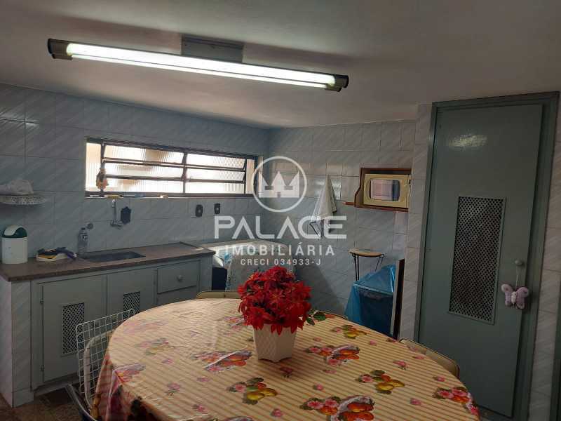 Casa à venda com 3 quartos, 219m² - Foto 29