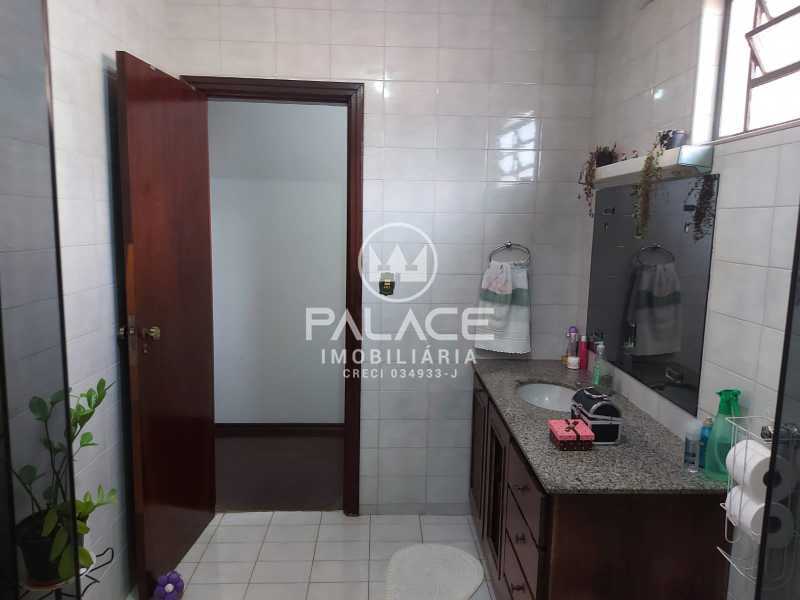 Casa à venda com 3 quartos, 219m² - Foto 17