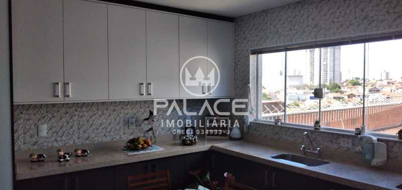 Casa à venda com 3 quartos, 219m² - Foto 9