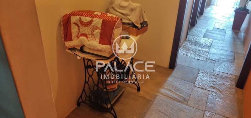 Casa à venda com 3 quartos, 219m² - Foto 7