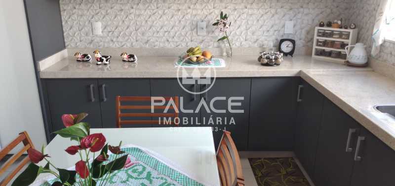 Casa à venda com 3 quartos, 219m² - Foto 8