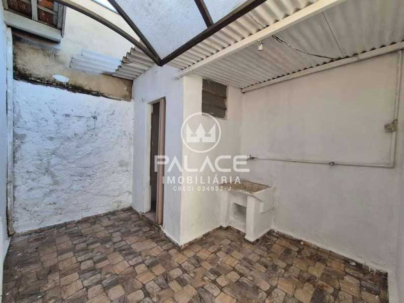 Casa para alugar com 2 quartos, 80m² - Foto 16