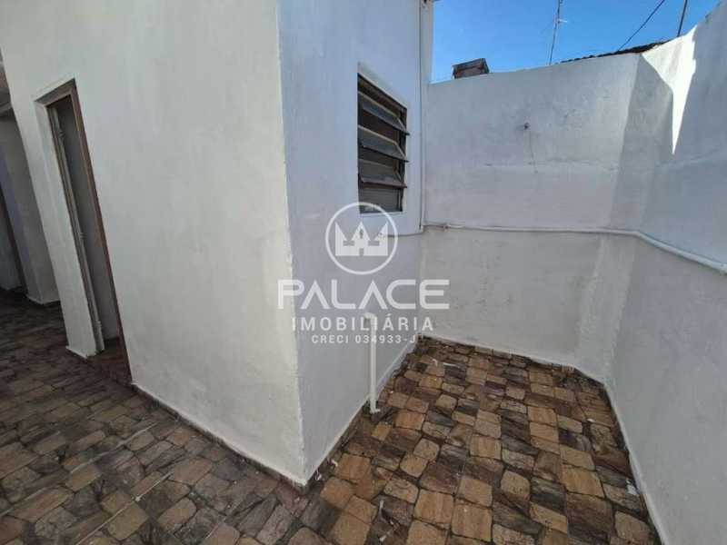 Casa para alugar com 2 quartos, 80m² - Foto 17