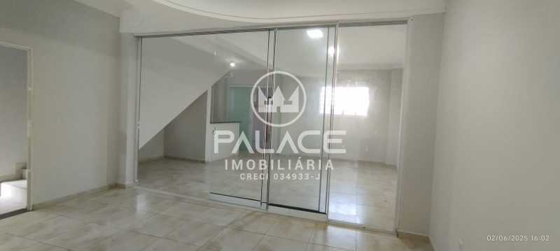 Casa Comercial para alugar com 3 quartos, 200m² - Foto 12